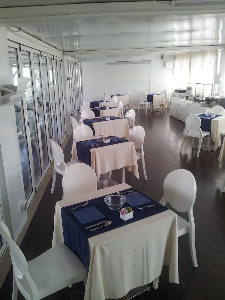 Hotel Ferdinando II Neapol Zewnętrze zdjęcie