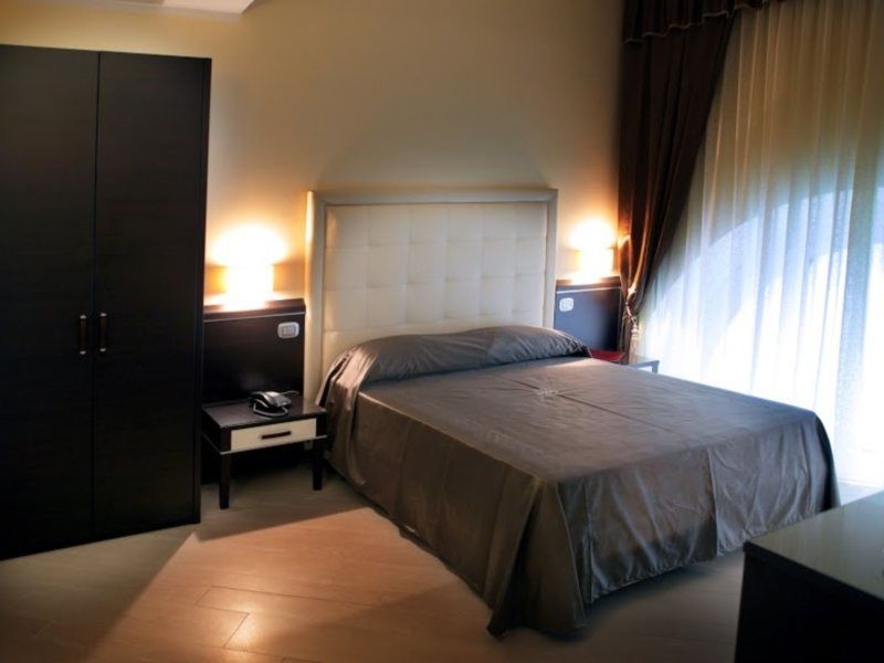 Hotel Ferdinando II Neapol Zewnętrze zdjęcie